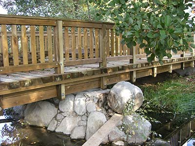 Bild 7: Neubau einer Holzbrücke